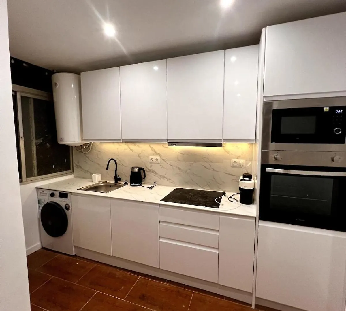 Central Malaga Apartment With Fast Wi-Fi 0*,  España